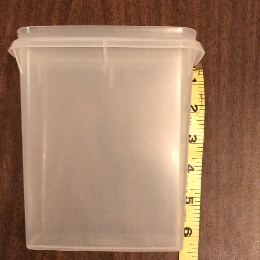 Tupperware storage containers - Picture 3 of 4